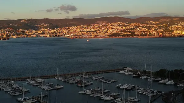 Bifamiliare intera vista golfo — due unità indipendenti, Muggia
